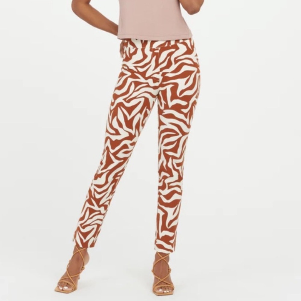 SPANX “ON THE GO”  White and Brown ZEBRA Abstract Print Slim Pants— Sz M
